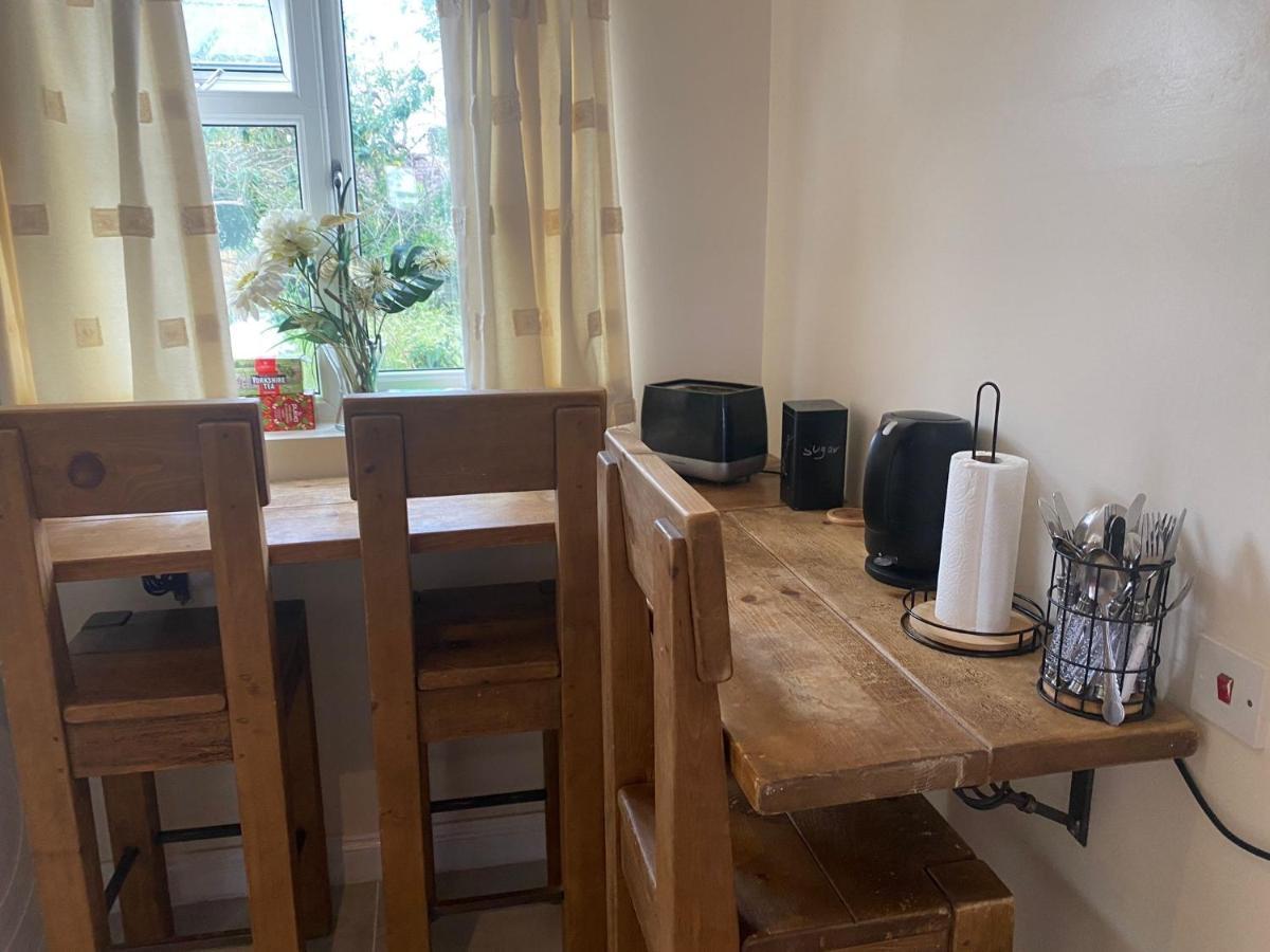 Daisy Appartement Whetstone Buitenkant foto