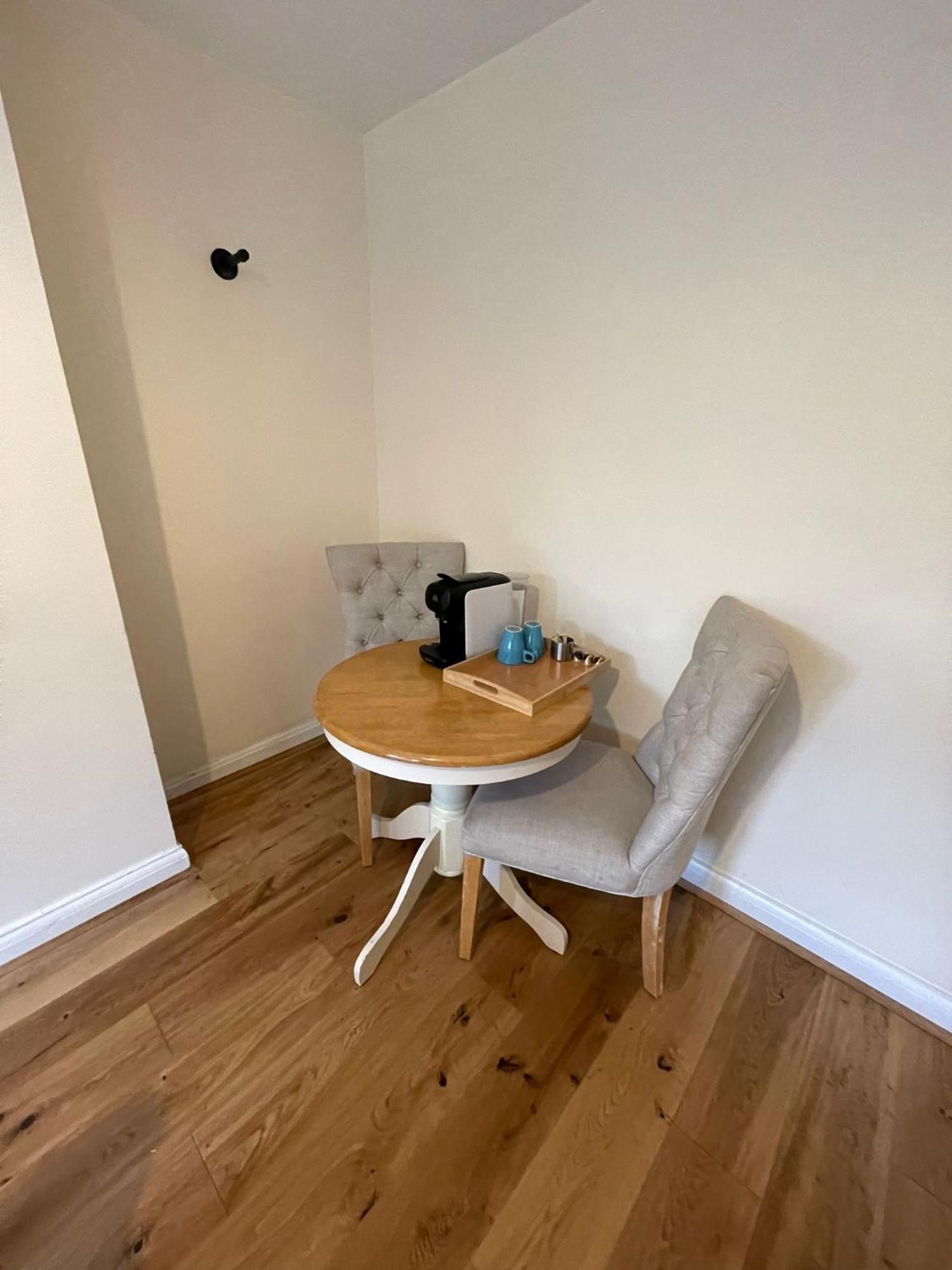 Daisy Appartement Whetstone Buitenkant foto