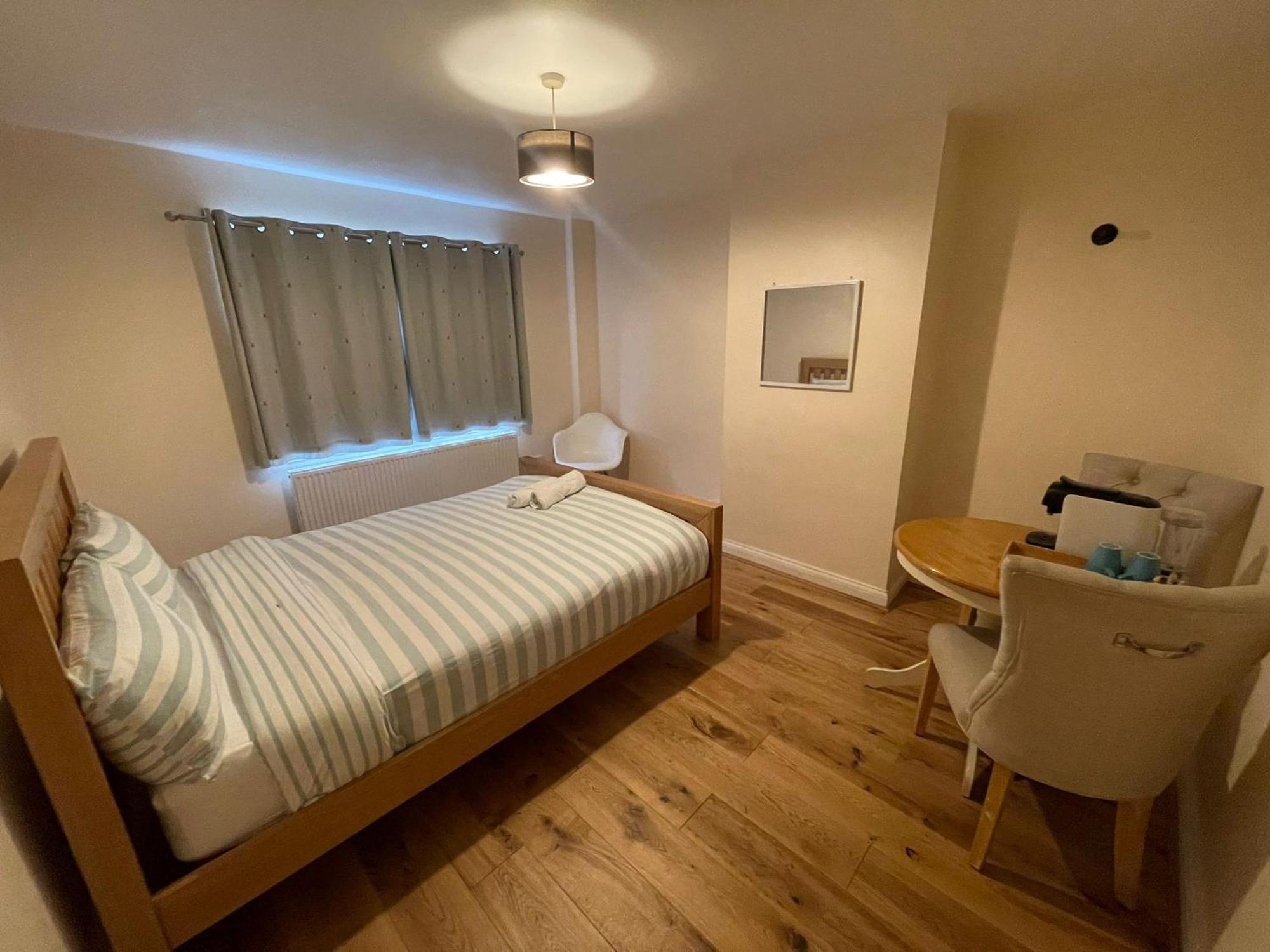 Daisy Appartement Whetstone Buitenkant foto